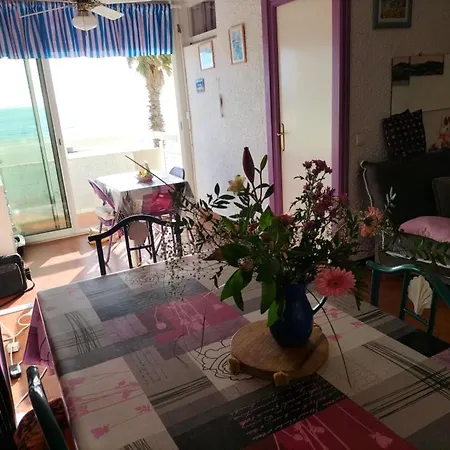 Apartment T2 Front De *